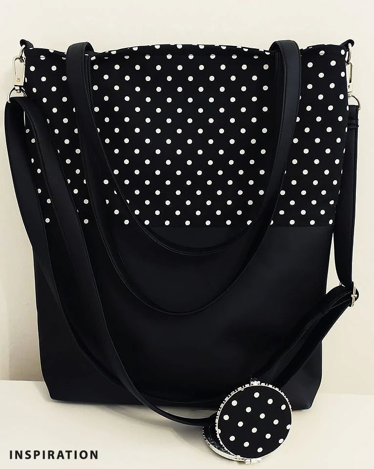 100% Kokvilnas audums - baltas pumpiņas uz lillā fona (3 mm) 115 g/m²