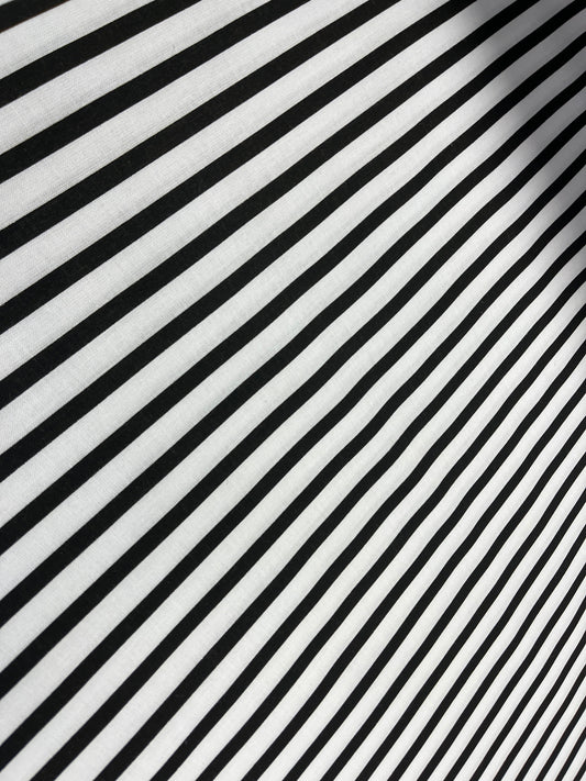 100% Kokvilnas audums - melnbaltas līnijas 125 g/m²