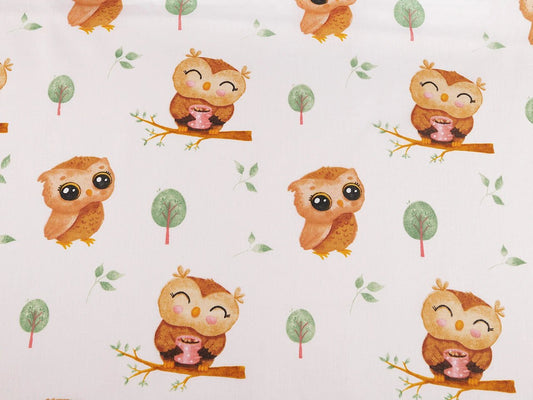 100% Kokvilnas audums - pūcītes uz pienbalta fona 125 g/m²