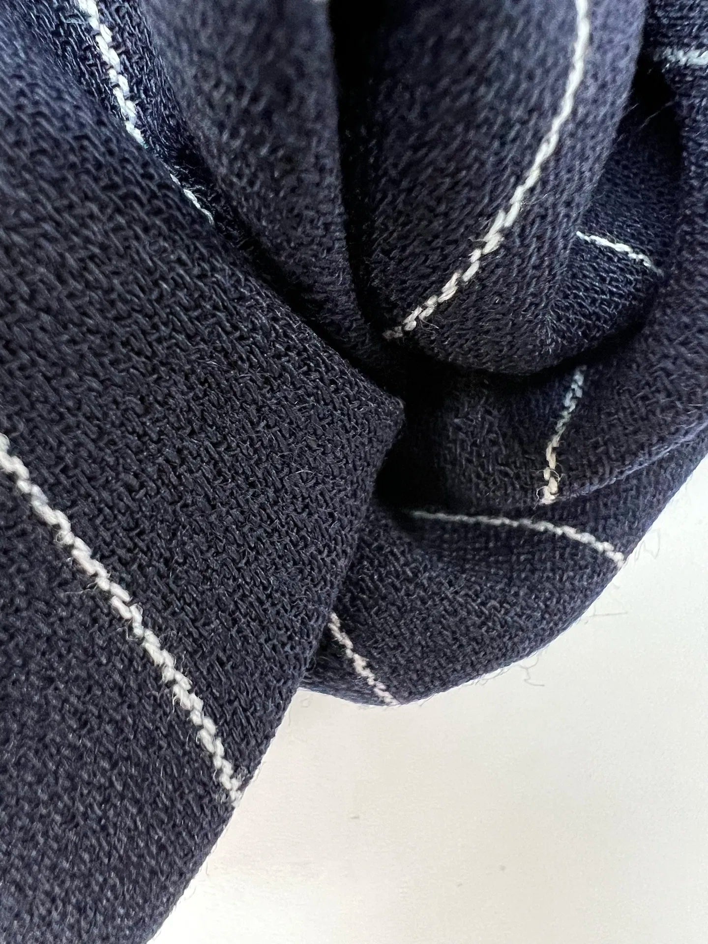 100% Vilnas audums - tumši zils ar baltām svītrām 230 g/m²