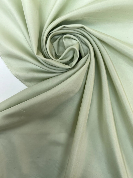 100% Zīda satīns - pasteļu zalš 50 g/m²
