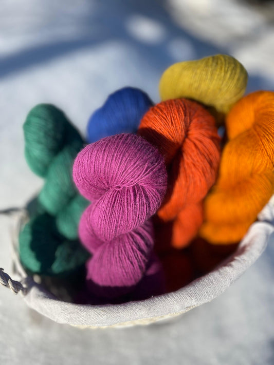 Dzijas Pāces vilnas fabrika 100% Merino- 100 g / 470 m