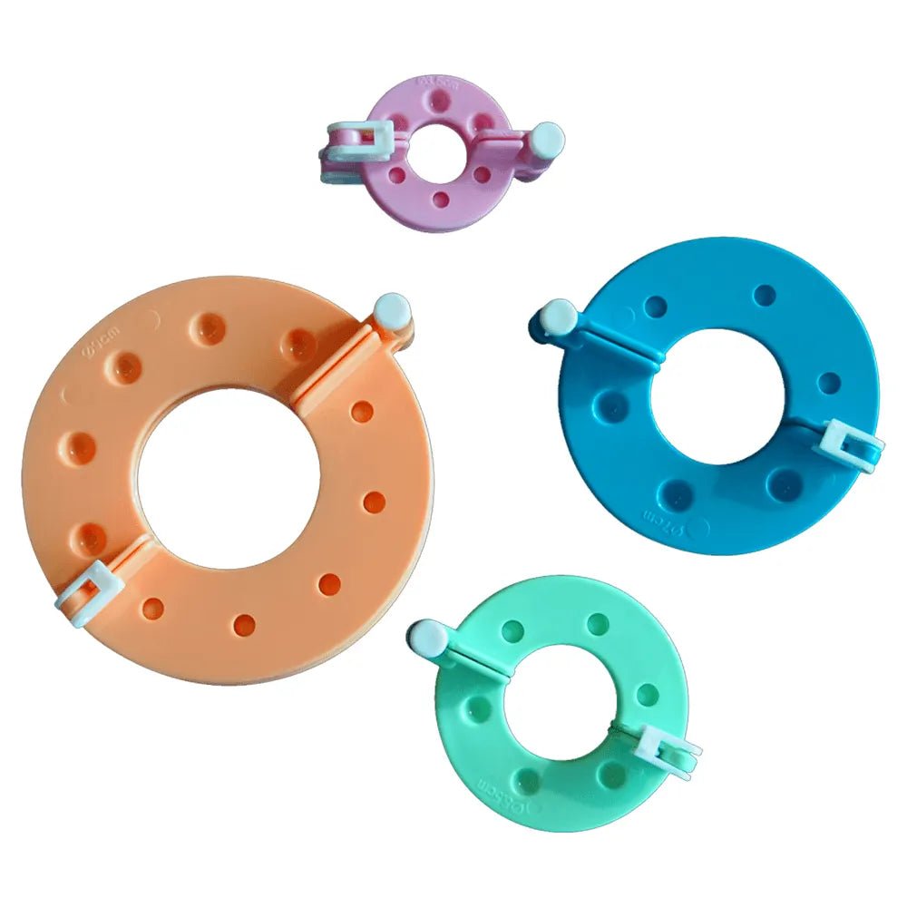 Attēls ar Bumbulišu pom - pom veidošanas riņķu komplekts Addi Moon | 4 izmēri – pieejams Šarlotes audumi