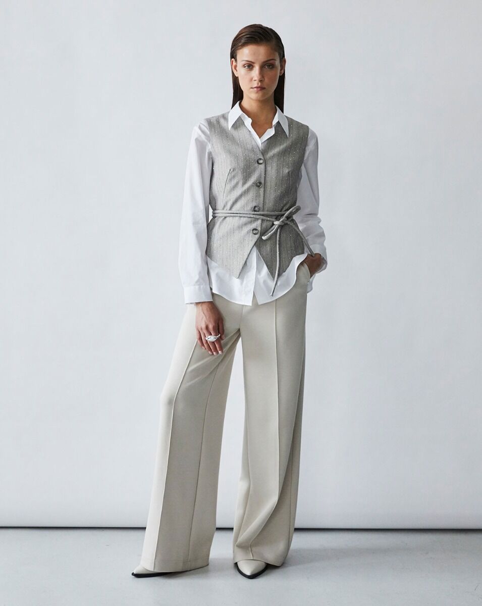 Attēls ar Burda Style 11/2025 - ENG – pieejams Šarlotes audumi