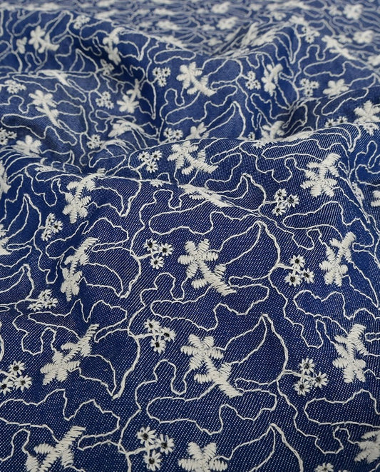 Attēls ar Džinsa audums ar izšuvumu 180 g/m² – pieejams Šarlotes audumi