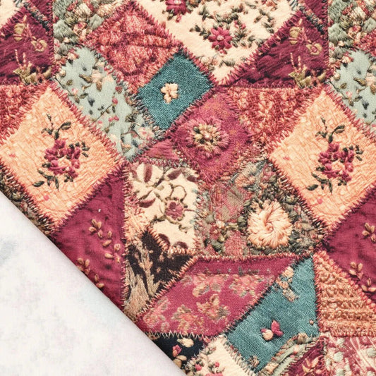 Attēls ar Džinsa rožu patchwork kokvilnas tvills 295 g/m² – pieejams Šarlotes audumi