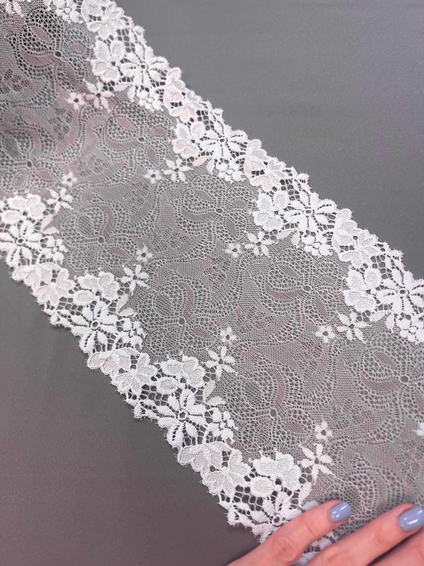 Elastic lace, 18 cm, soft lilac shade – available online at Šarlotes audumi