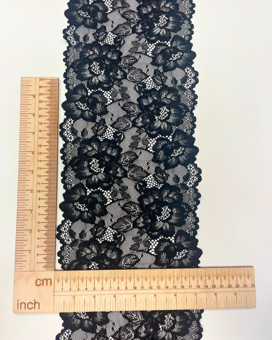 Image of elastic floral lace 18 cm-black – available online, Šarlotes audumi