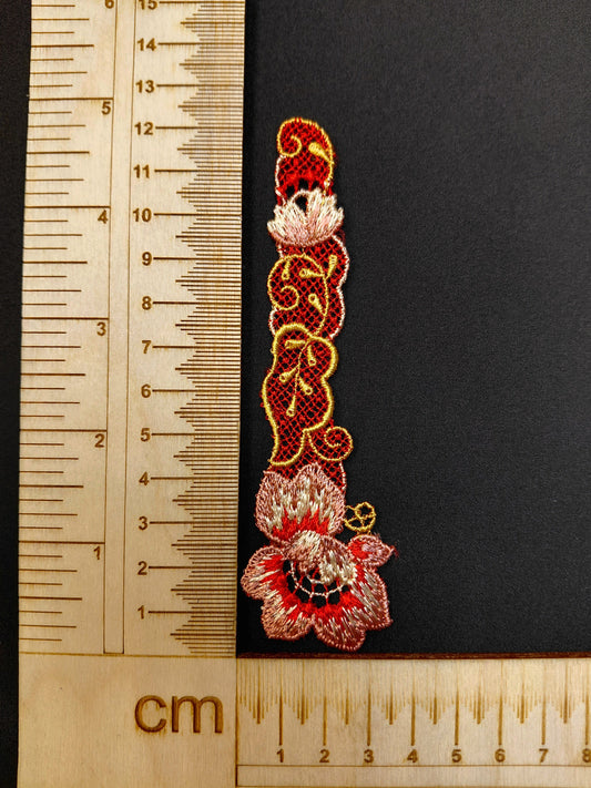 Image avec écusson/patch 12,5 x 3,5 cm – disponible chez Šarlotes audumi