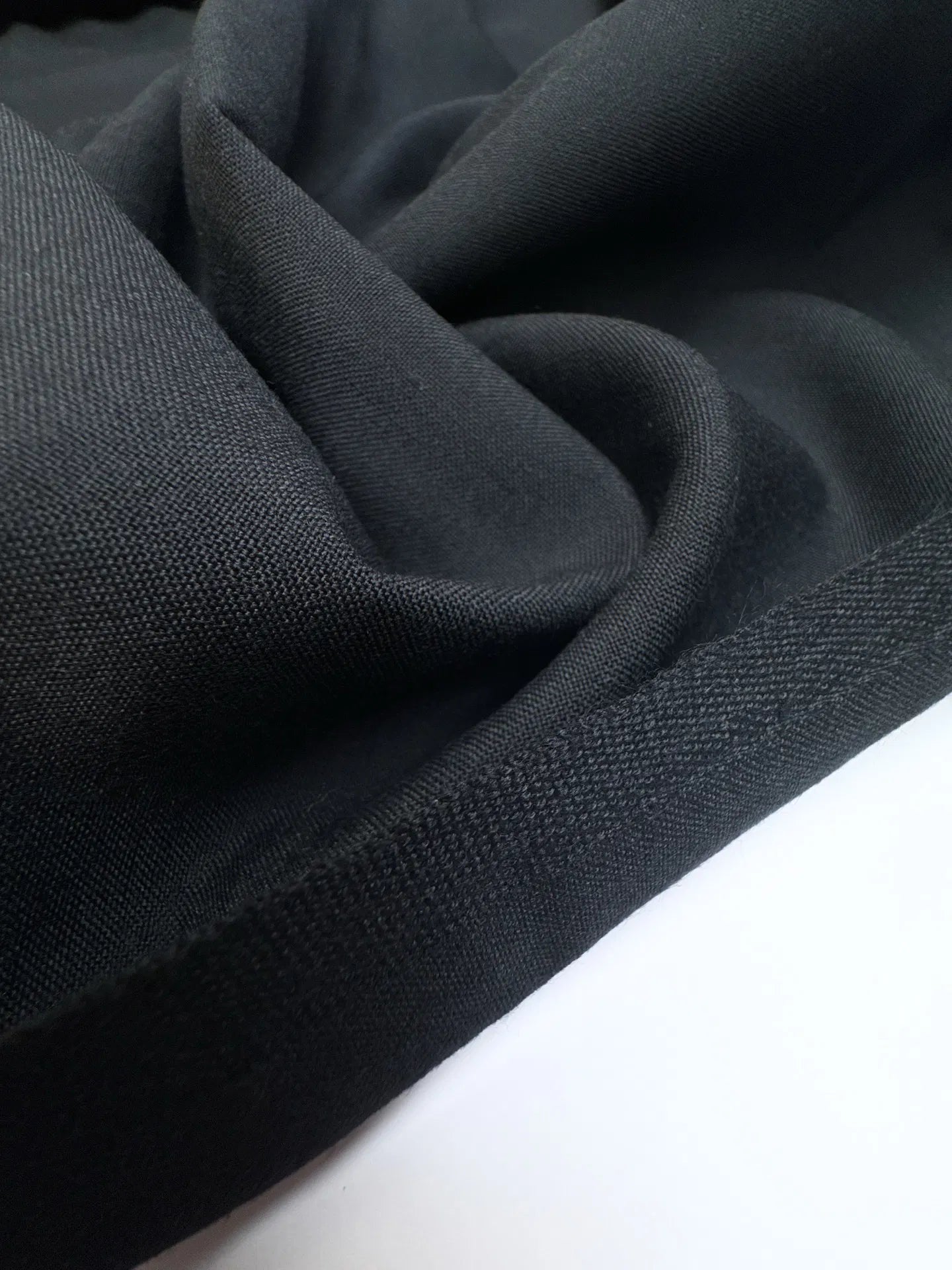 Itālijas kostīmaudums | 75% vilna | 25% poliamīds | 220 g/m² | 148 cm | Melns
