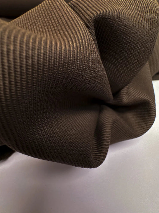 Itālijas tvila kostīmaudums | 44% vilna | 56% poliamīds | 325 g/m² | 150 cm | Brūns