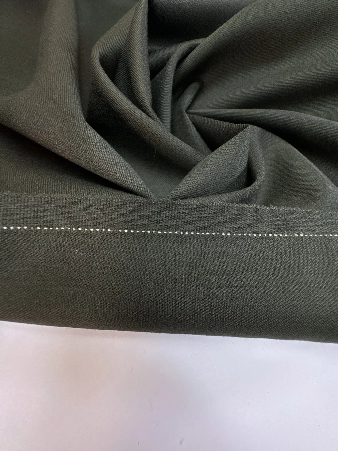 Itālijas tvila kostīmaudums | 63% vilna | 37% poliamīds | 215 g/m² | 144 cm