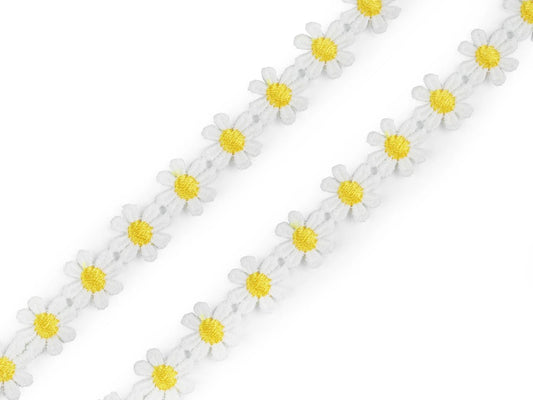 Attēls ar Izšūta dekoratīvā lente margrietiņas 15 mm – pieejams internetā Šarlotes audumi