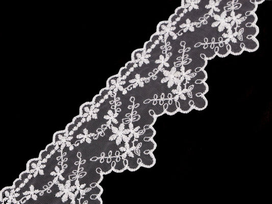 Izšūta mežģīne - 6,5 cm balta