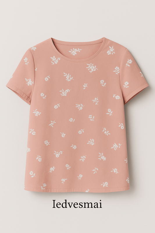 Izšūts, mazgāts kokvilnas audums - balti ziedi uz rozā fona 120 g/m²