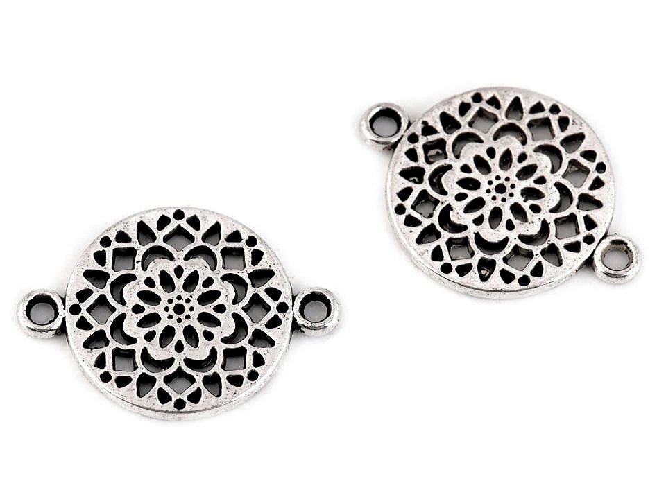 Image avec pendentif en métal – Papillon, Mandala, Cœur, Arbre de vie – disponible chez Šarlotes audumi