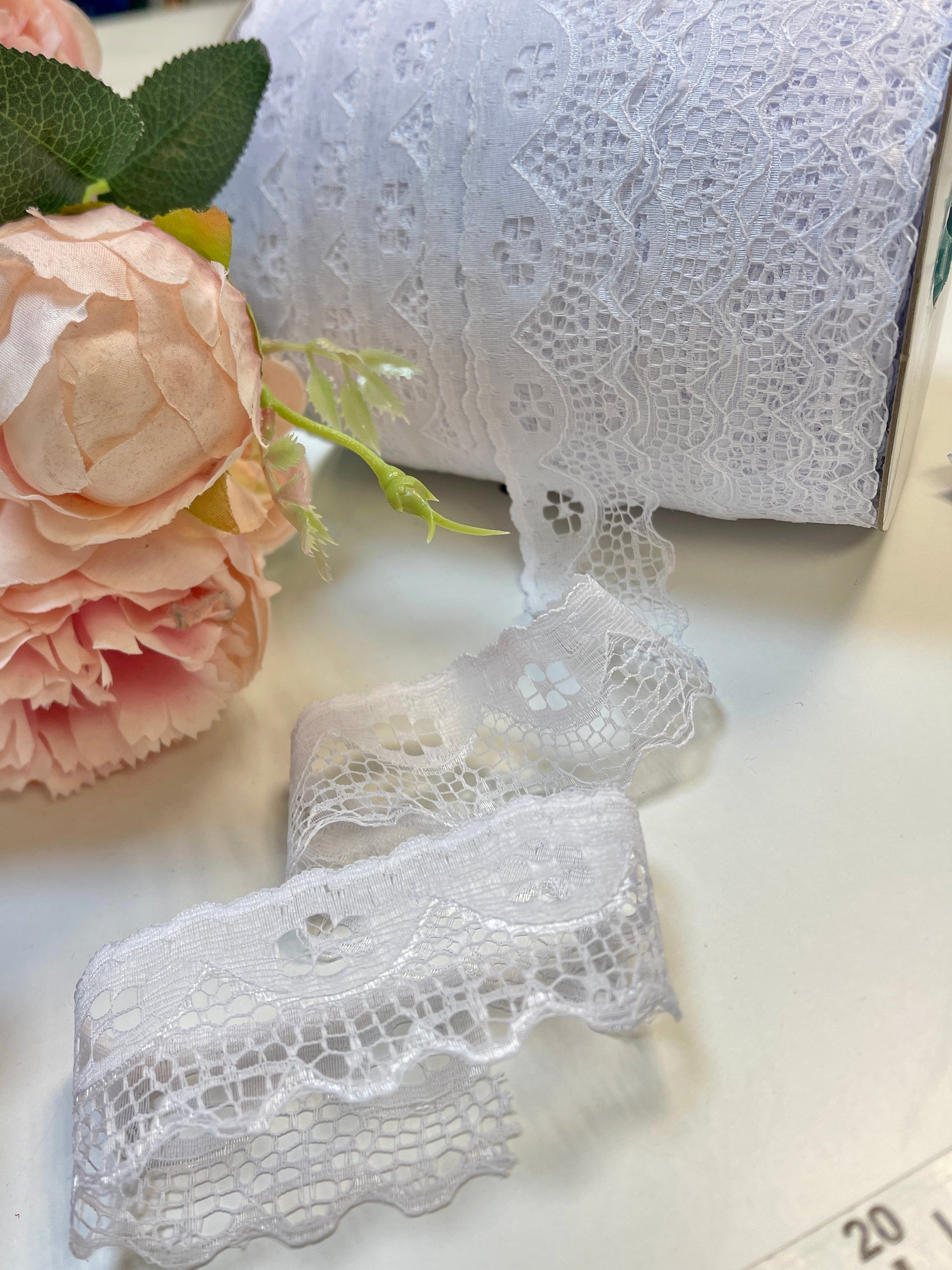 Mežģīne - 4,2 cm balta