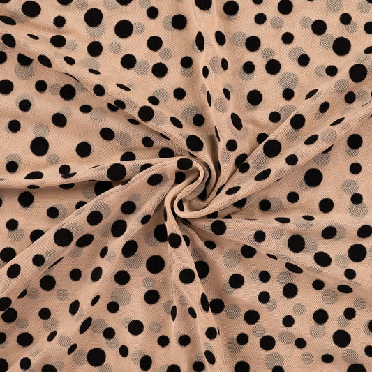 Mīksts tills(Mesh) ar samta pumpiņām - melnas pumpiņas uz bēša fona