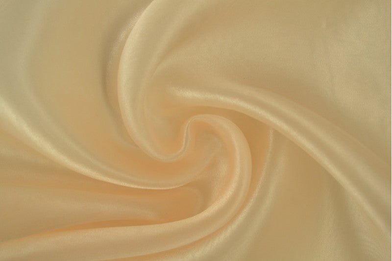 Organza - gaisīgs persiku tonis 25 g/m²