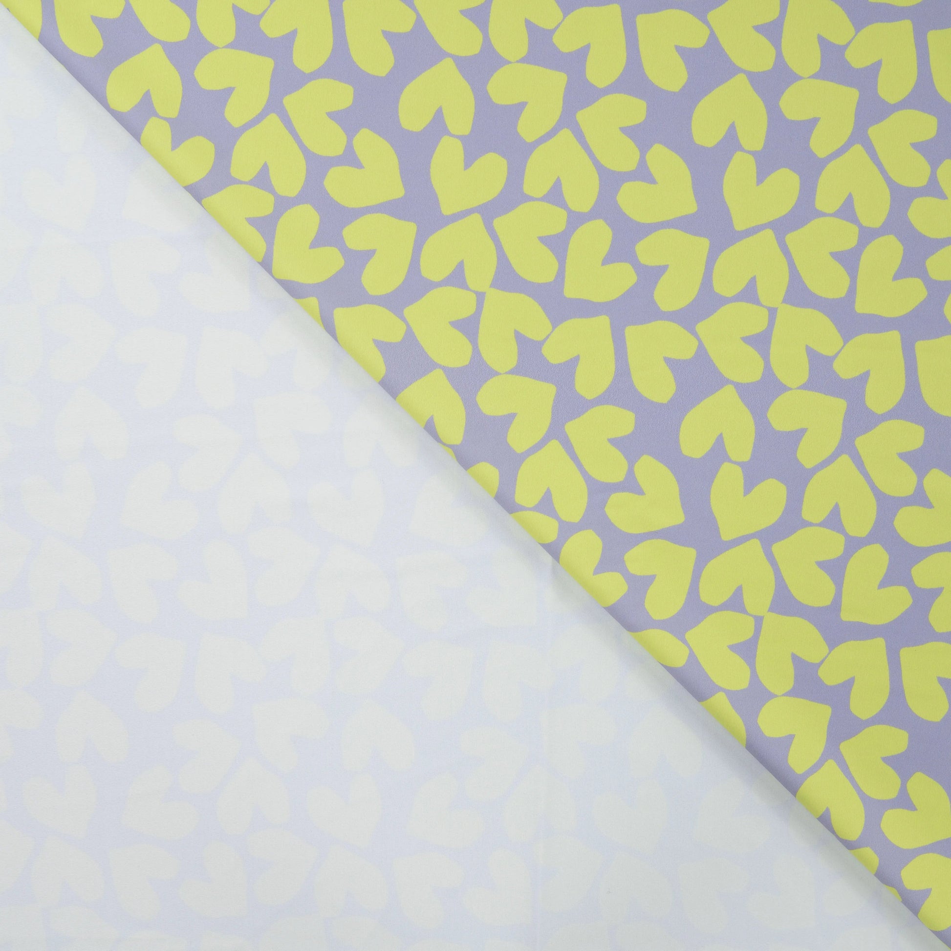 Peldkostīmu likras audums - sirsninas uz dūmakaini lillā 220 g/m² | UPF 50+