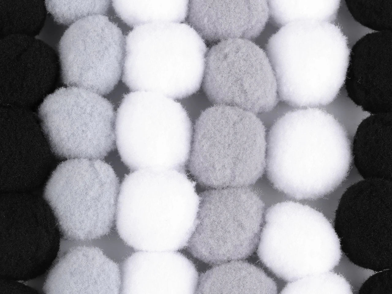 Pomponu komplekts Ø20 mm | 30 gab. | dažādu krāsu varianti