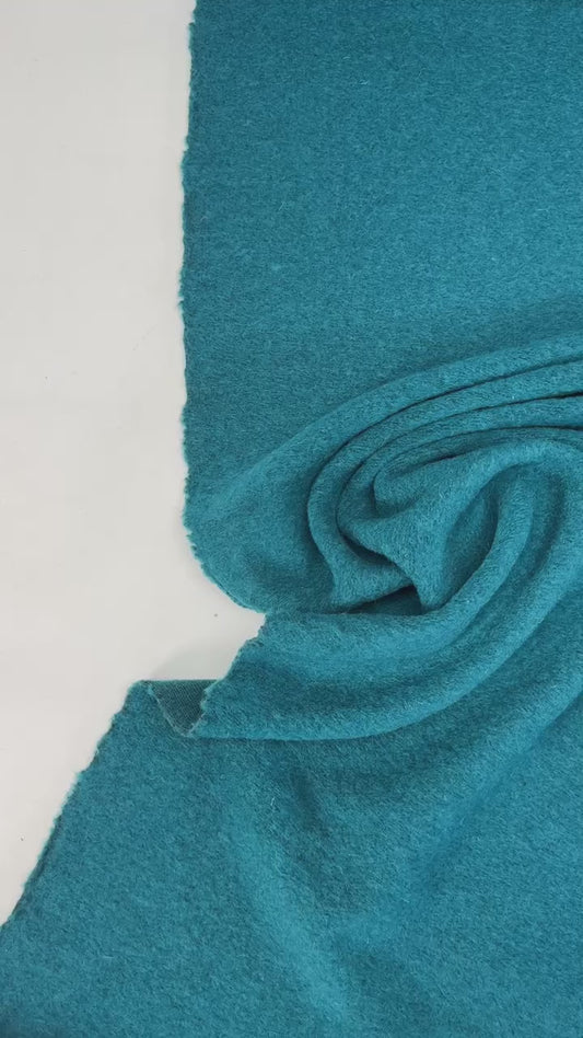 Itālijas trikotāžas audums | 47% vilna | 36% poliesters | 9% poliamīds | 8% elastāns | 215 g/m² | 162 cm