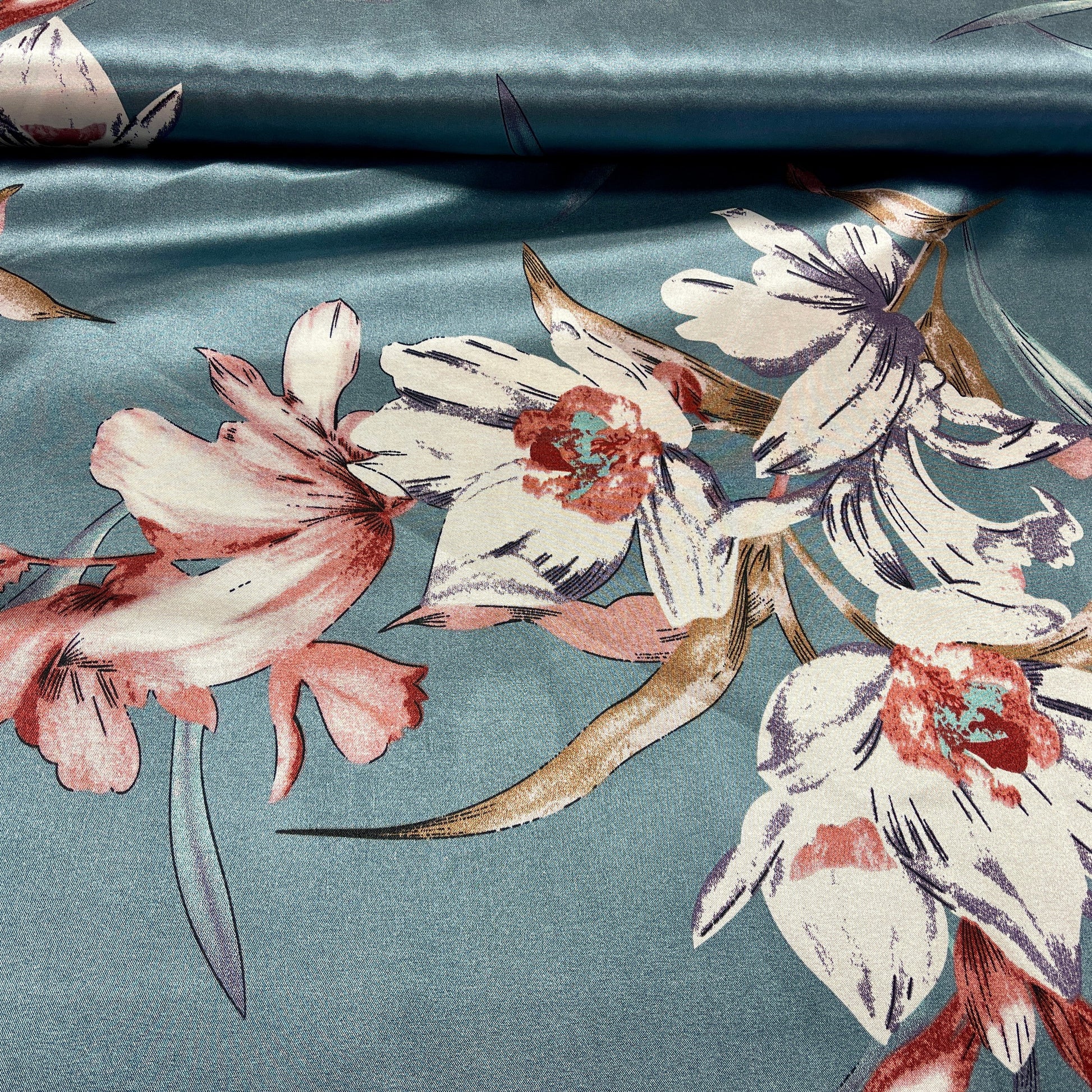 Satīns ar elastānu - orhideju motīvs 80 g/m²