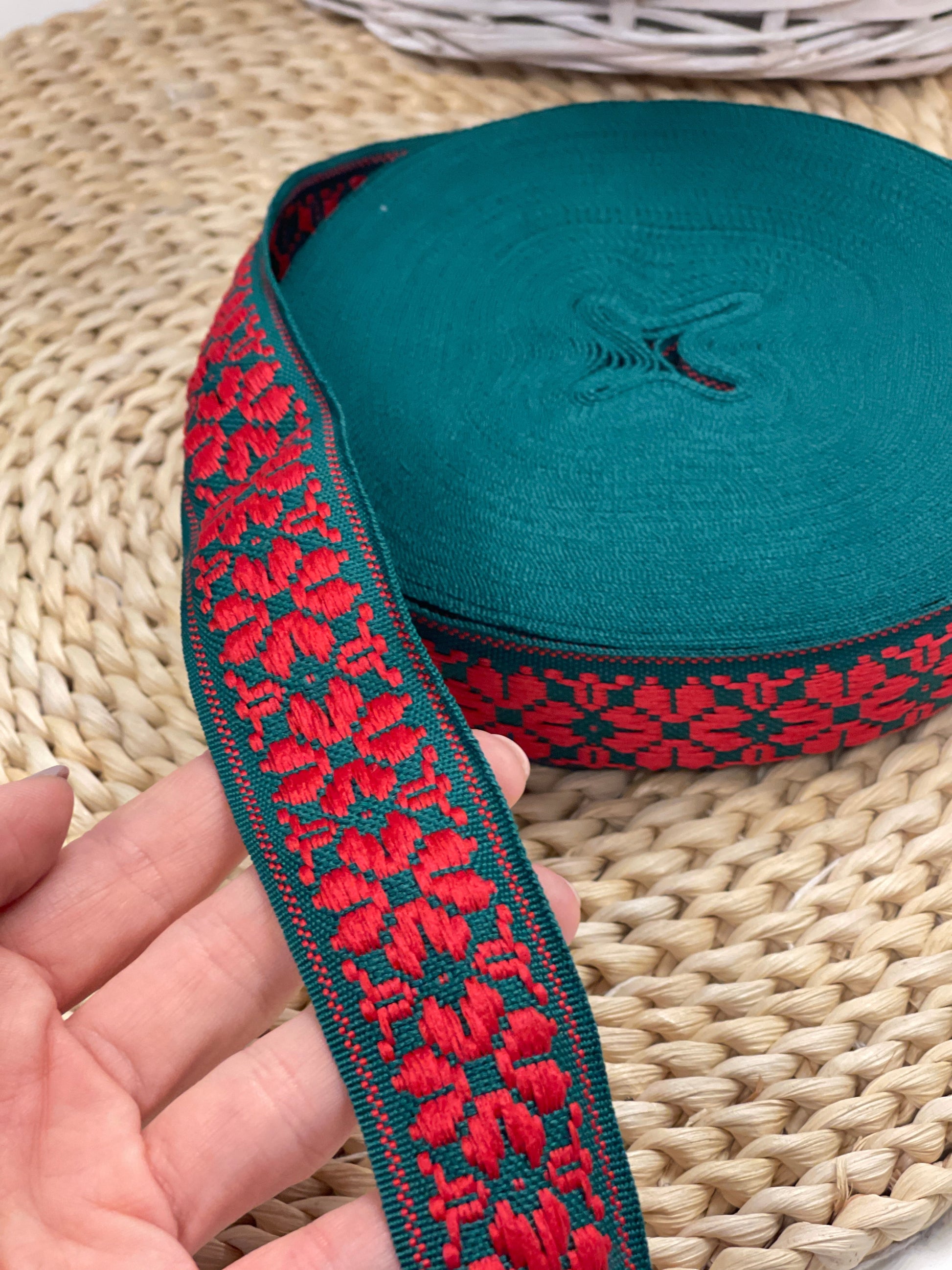 Tautiskā lente, josta 36mm - zaļa ar sarkanu LV