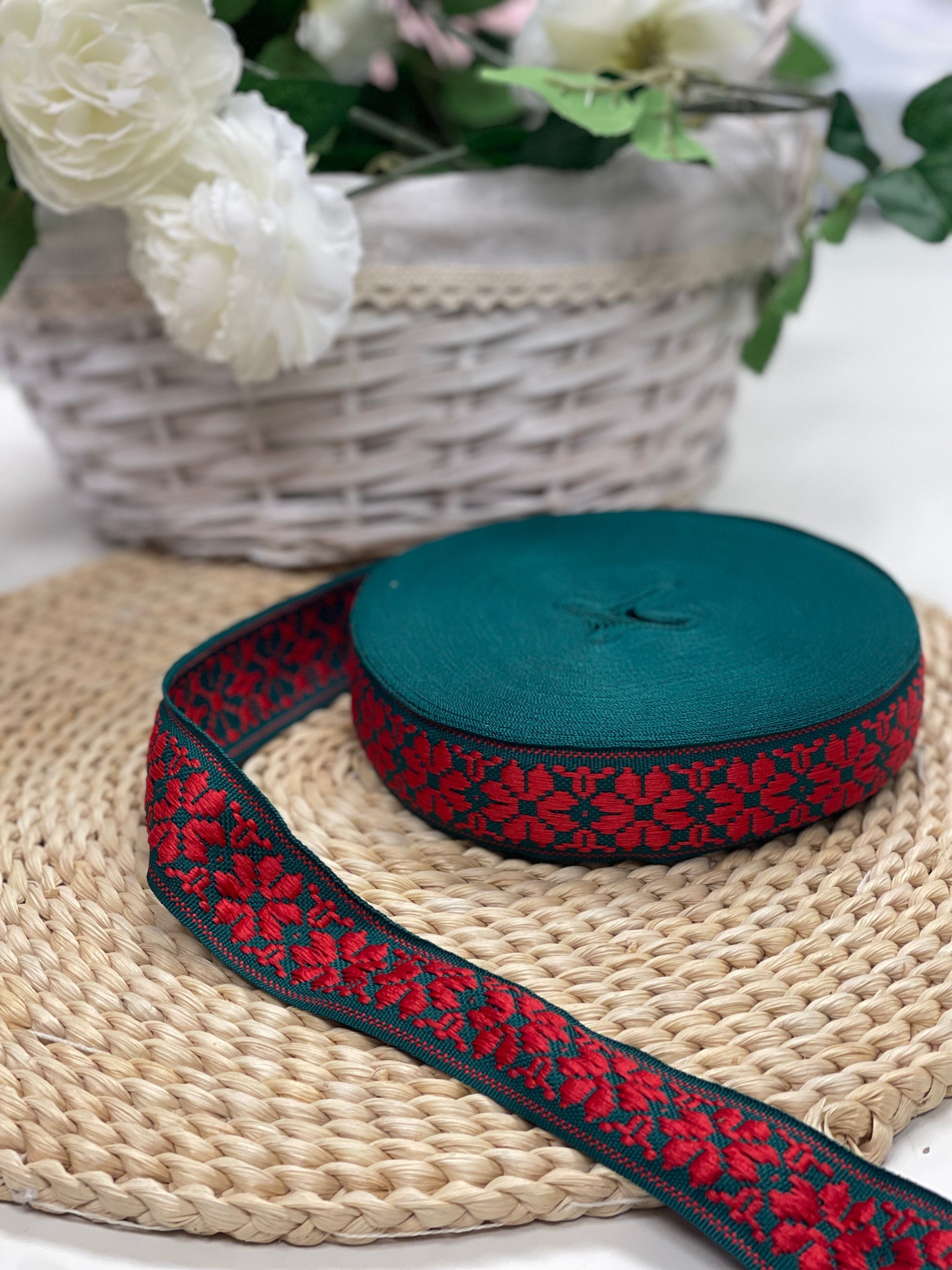 Tautiskā lente, josta 36mm - zaļa ar sarkanu LV