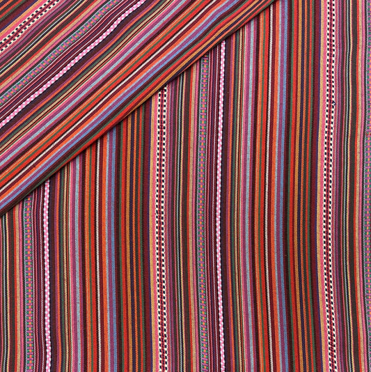 Tautiska raksta audums - sarkanie toņi 200 g/m²