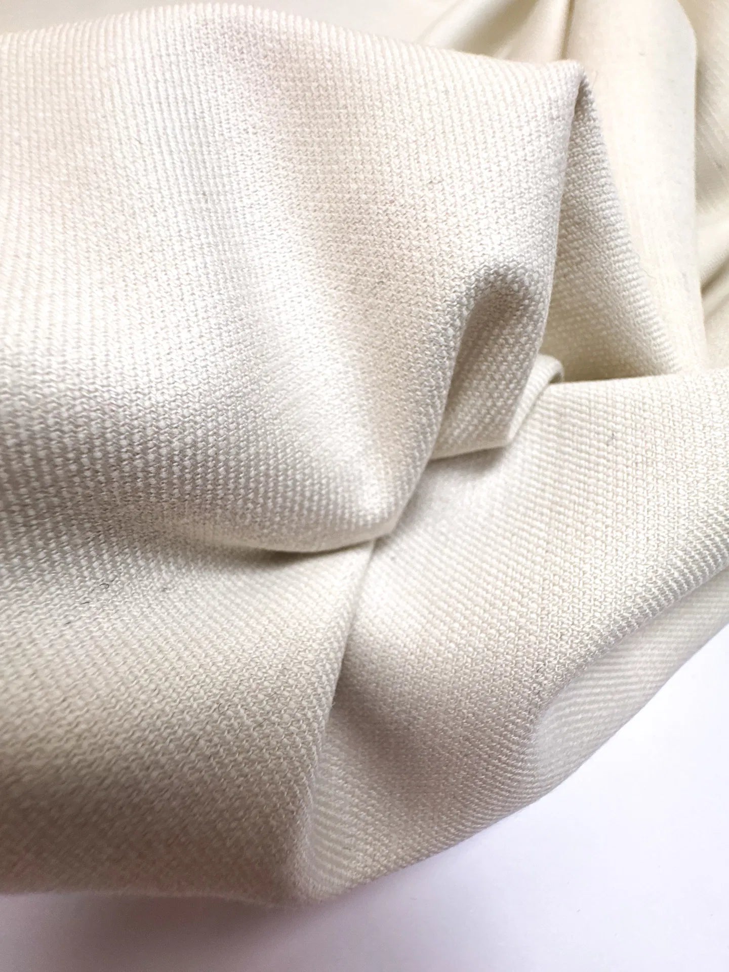 Vilnas audums - krēmkrāsas 200 g/m²