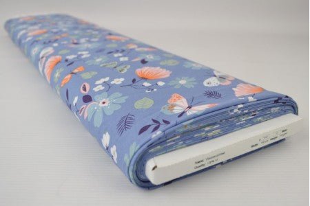 Viskozes audums - tauriņu un ziedu motīvs 100 g/m²