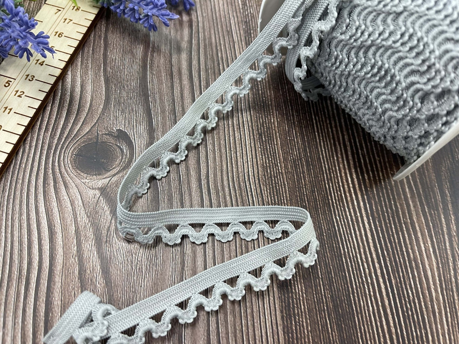 Gumijas ar mežģīni