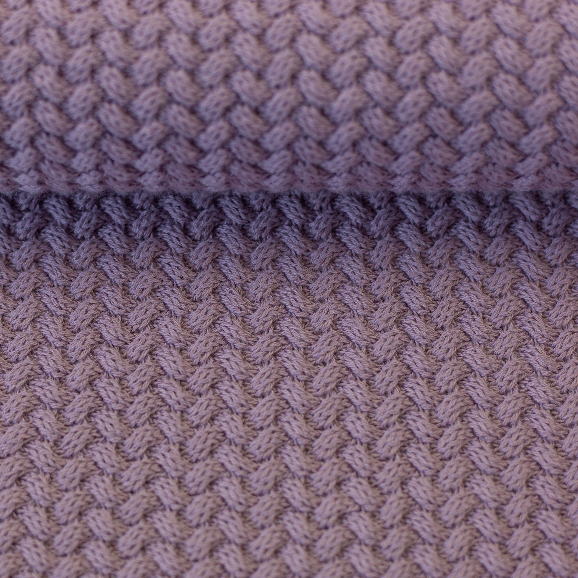 Attēls ar 100% kokvilnas adījums - dūmakaini lillā 525 g/m² – pieejams Šarlotes audumi