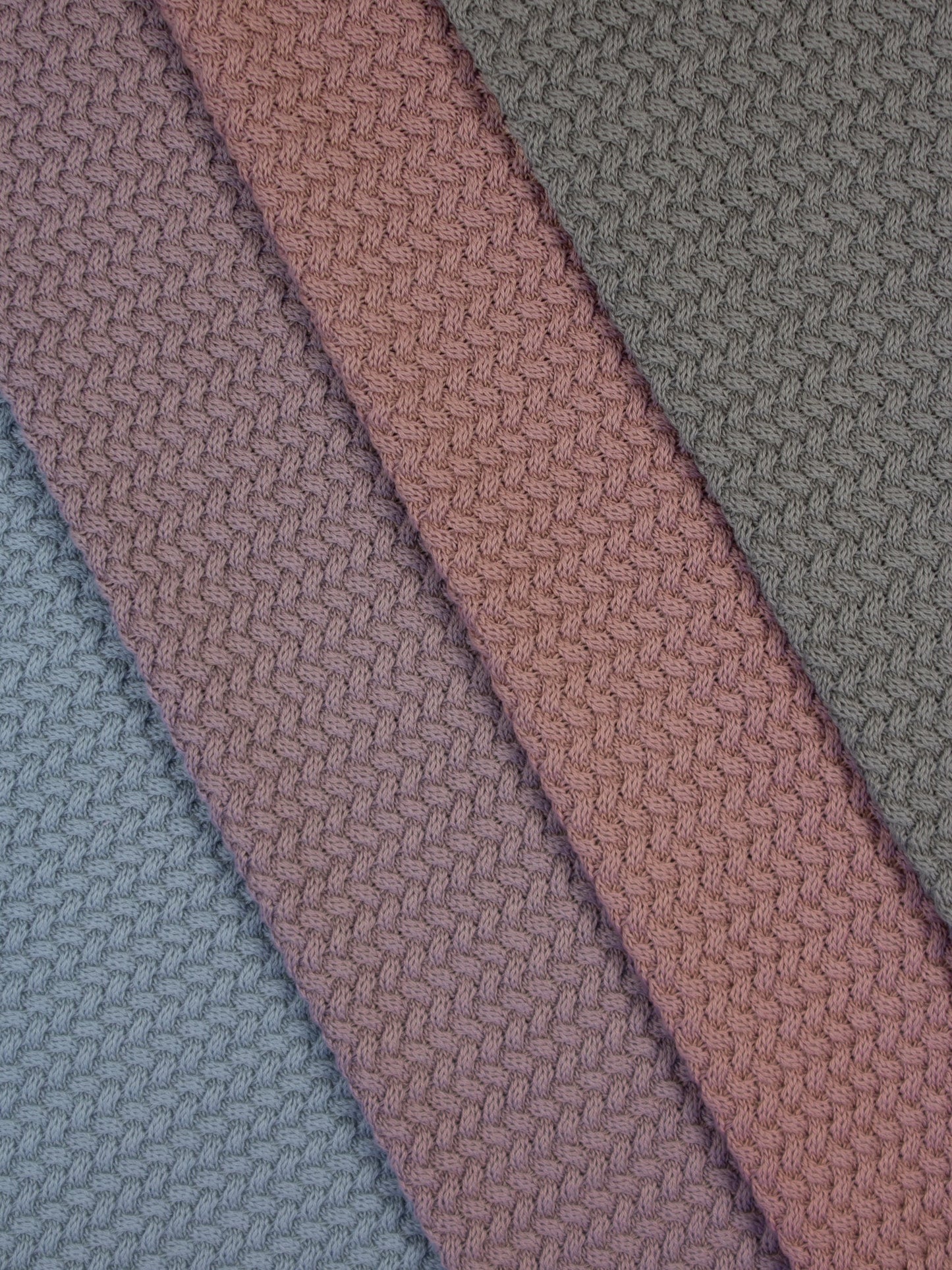 Attēls ar 100% kokvilnas adījums - rožu tonis 525 g/m² – pieejams Šarlotes audumi