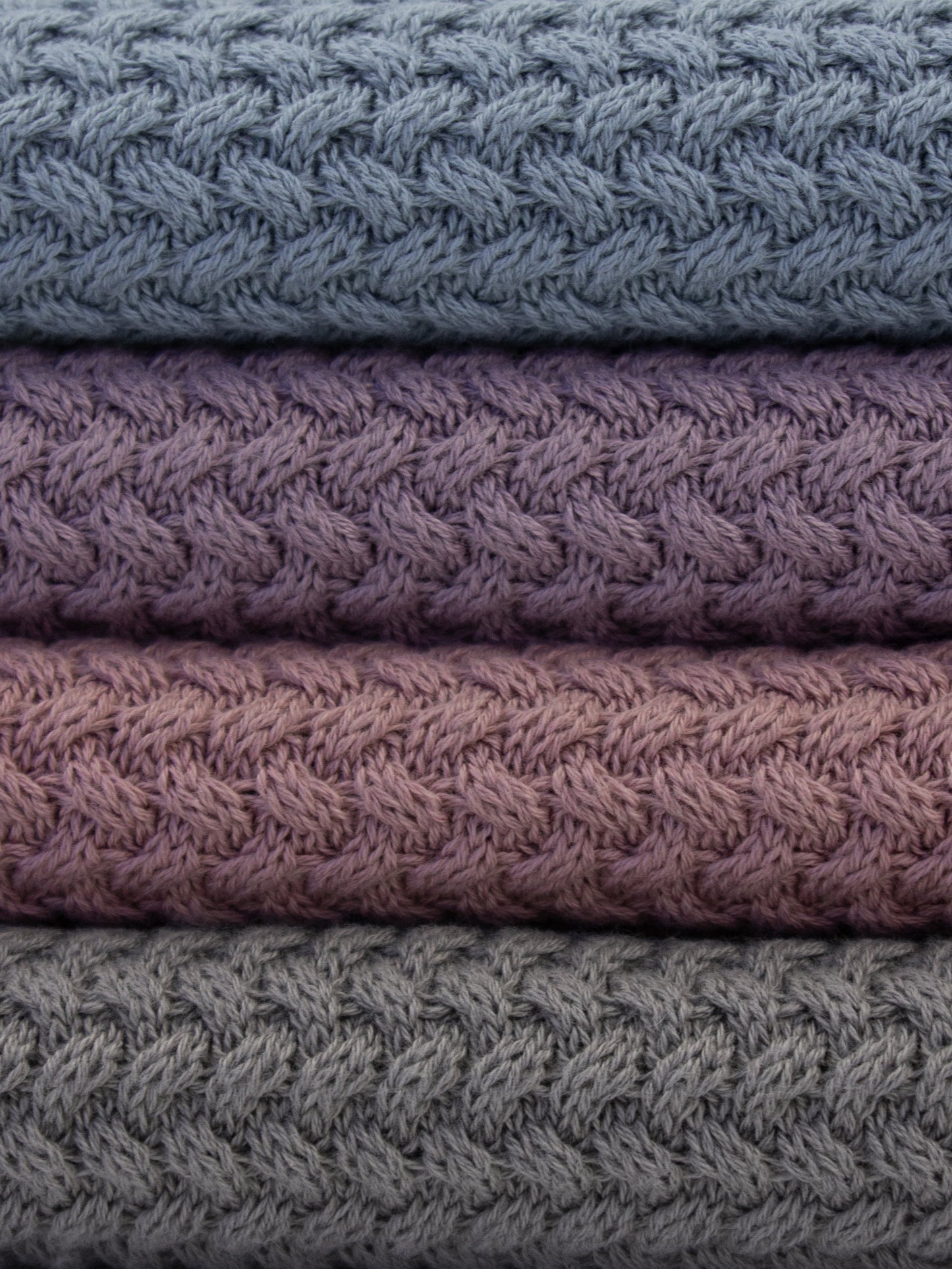 Attēls ar 100% kokvilnas adījums - tumši pelēks 525 g/m² – pieejams Šarlotes audumi