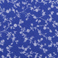 Attēls ar 100% Kokvilnas audums - baltas ziedošas stīgas uz karaliski zila 125 g/m² – pieejams Šarlotes audumi