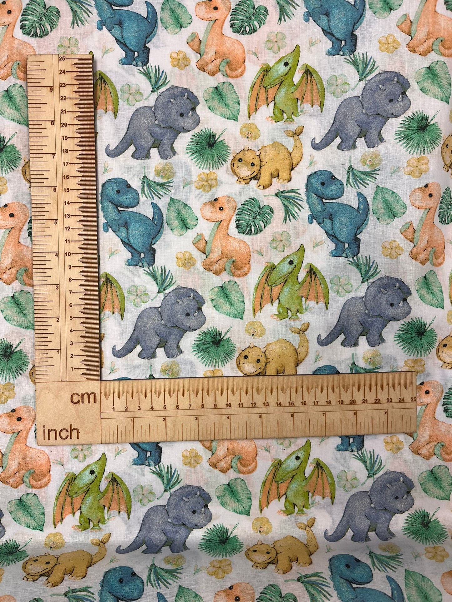 Attēls ar 100% Kokvilnas audums - dino 125 g/m² – pieejams Šarlotes audumi