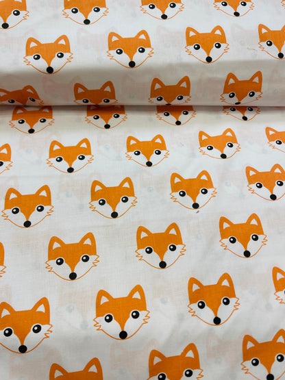 Image avec tissu 100 % coton - renards 125 g/m² – disponible chez Šarlotes audumi