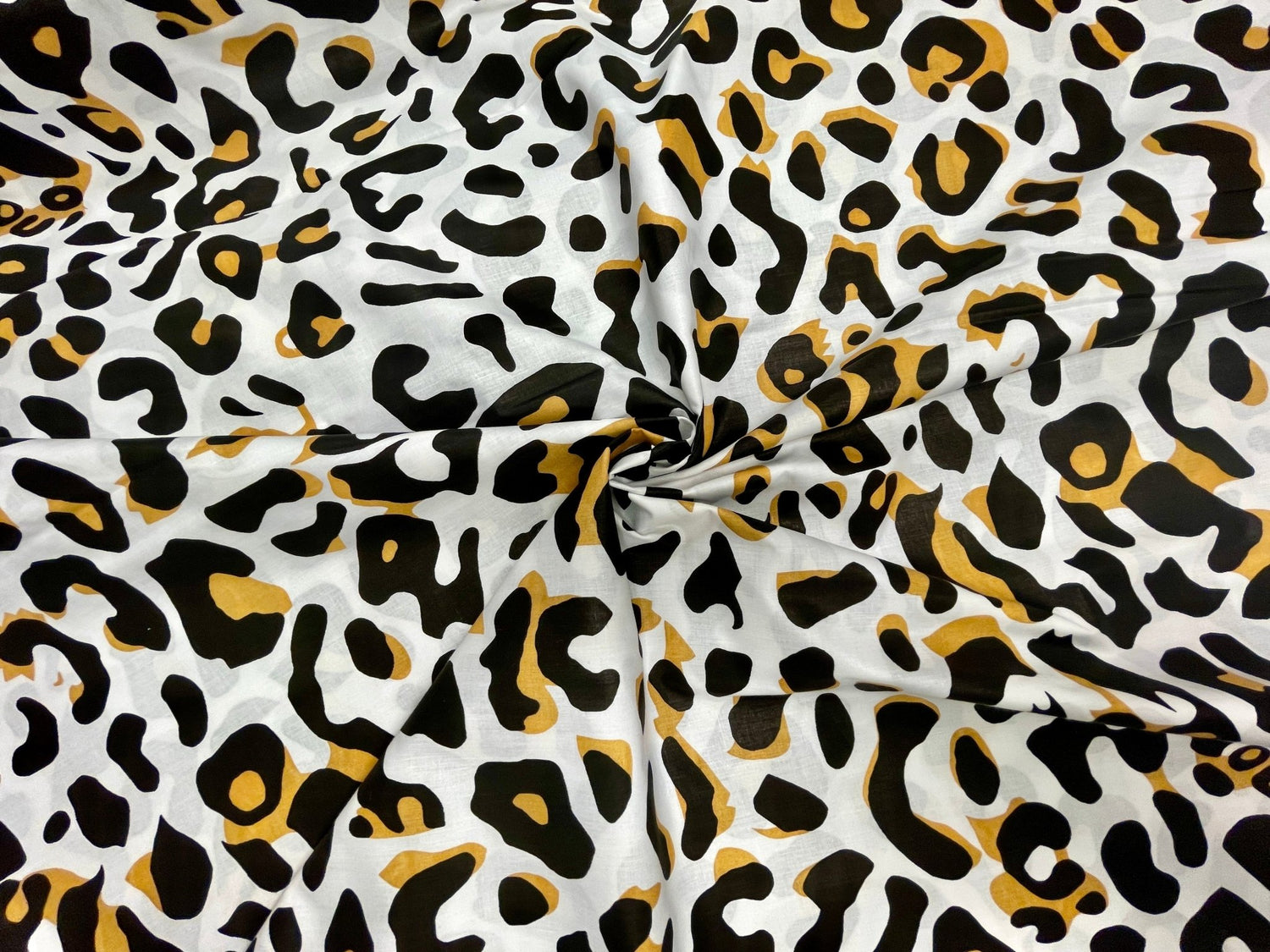 Leoparda raksta audumi