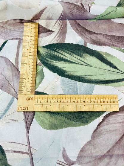 100% Kokvilnas audums - pelēkas un zaļas lapas 125 g/m²