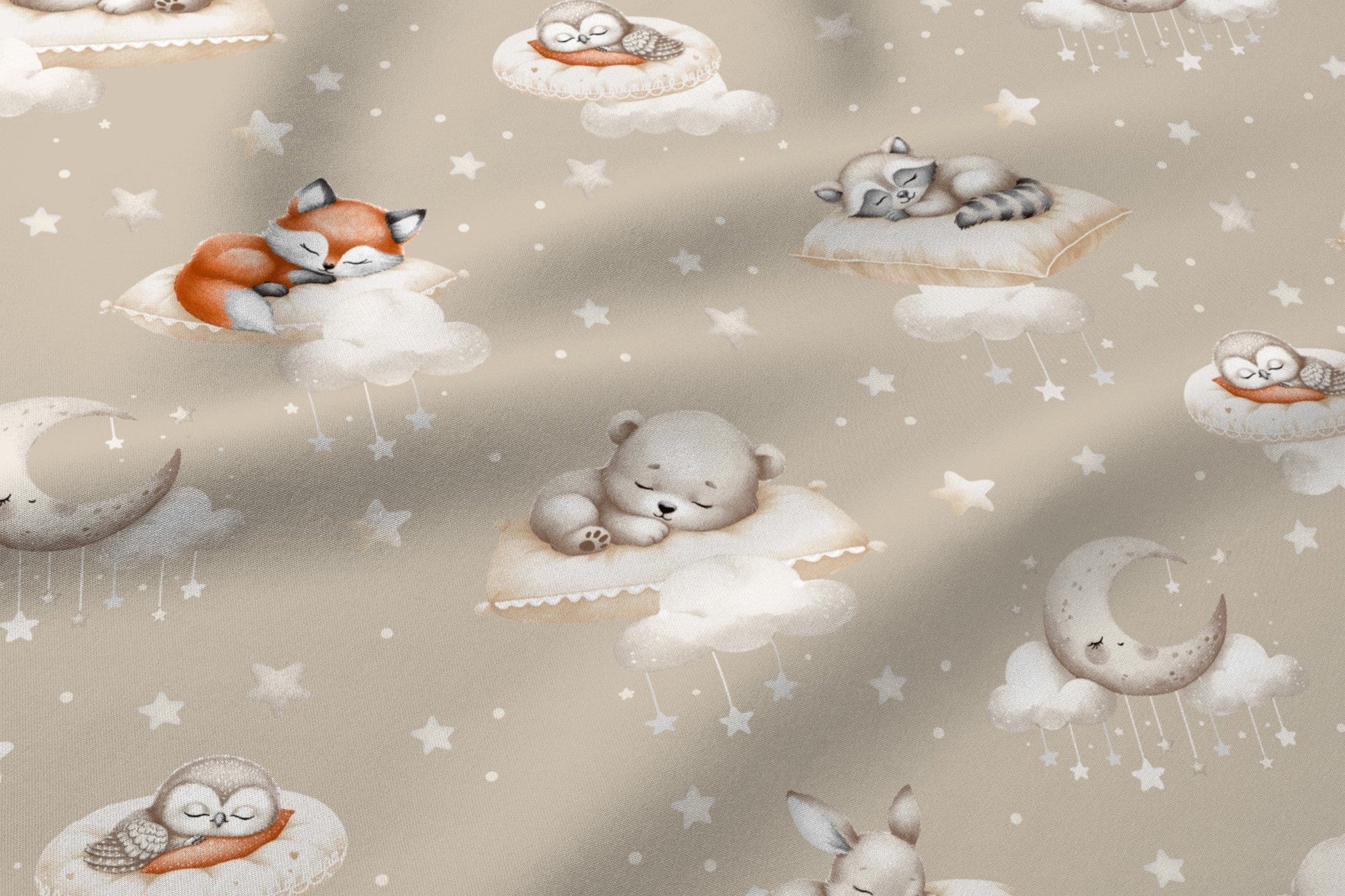 Attēls ar 100% Kokvilnas audums - saldi sapnīši lācīšiem uz bēša 125 g/m² – pieejams Šarlotes audumi