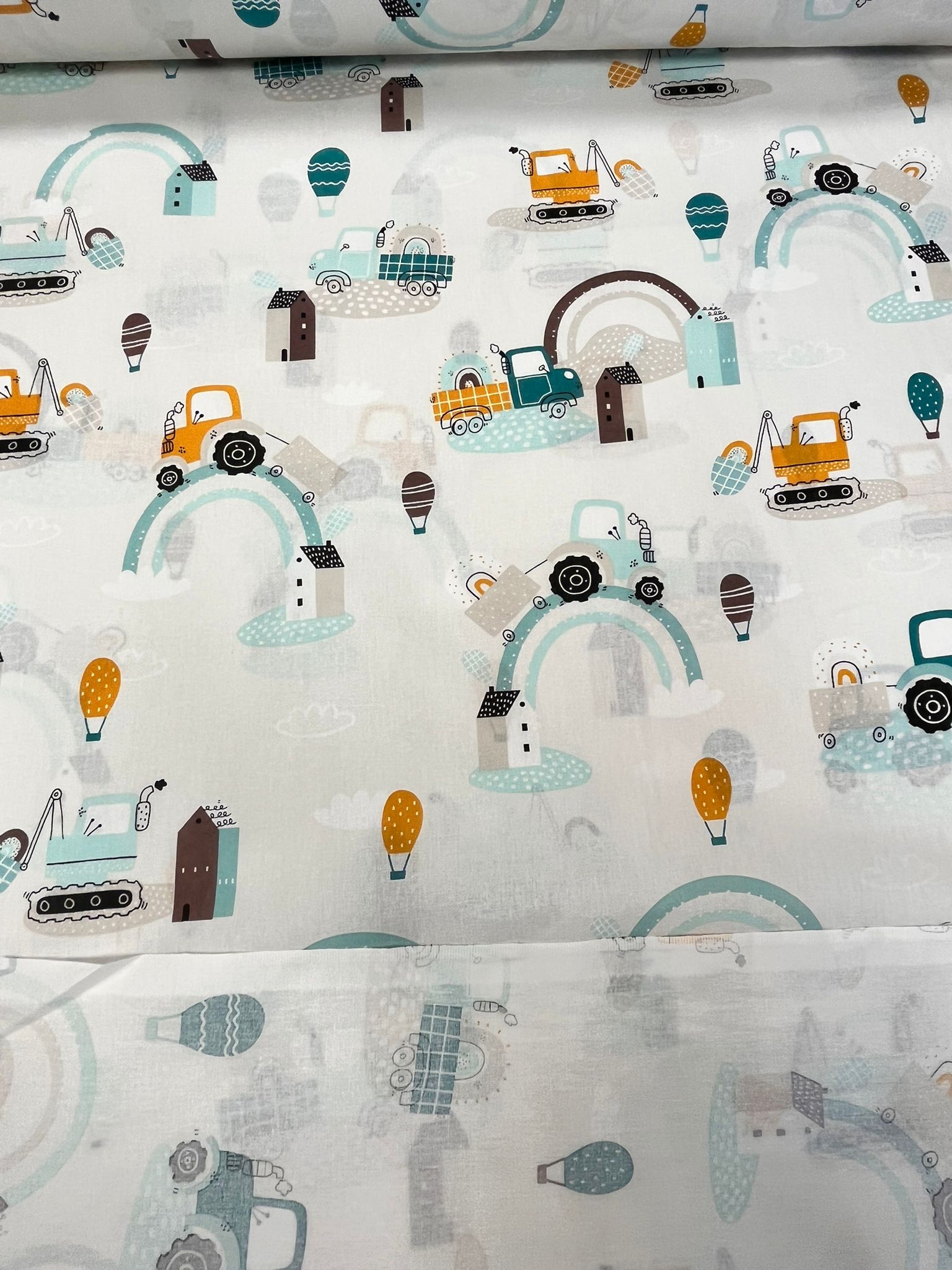 Attēls ar 100% Kokvilnas audums - traktori 125 g/m² – pieejams Šarlotes audumi