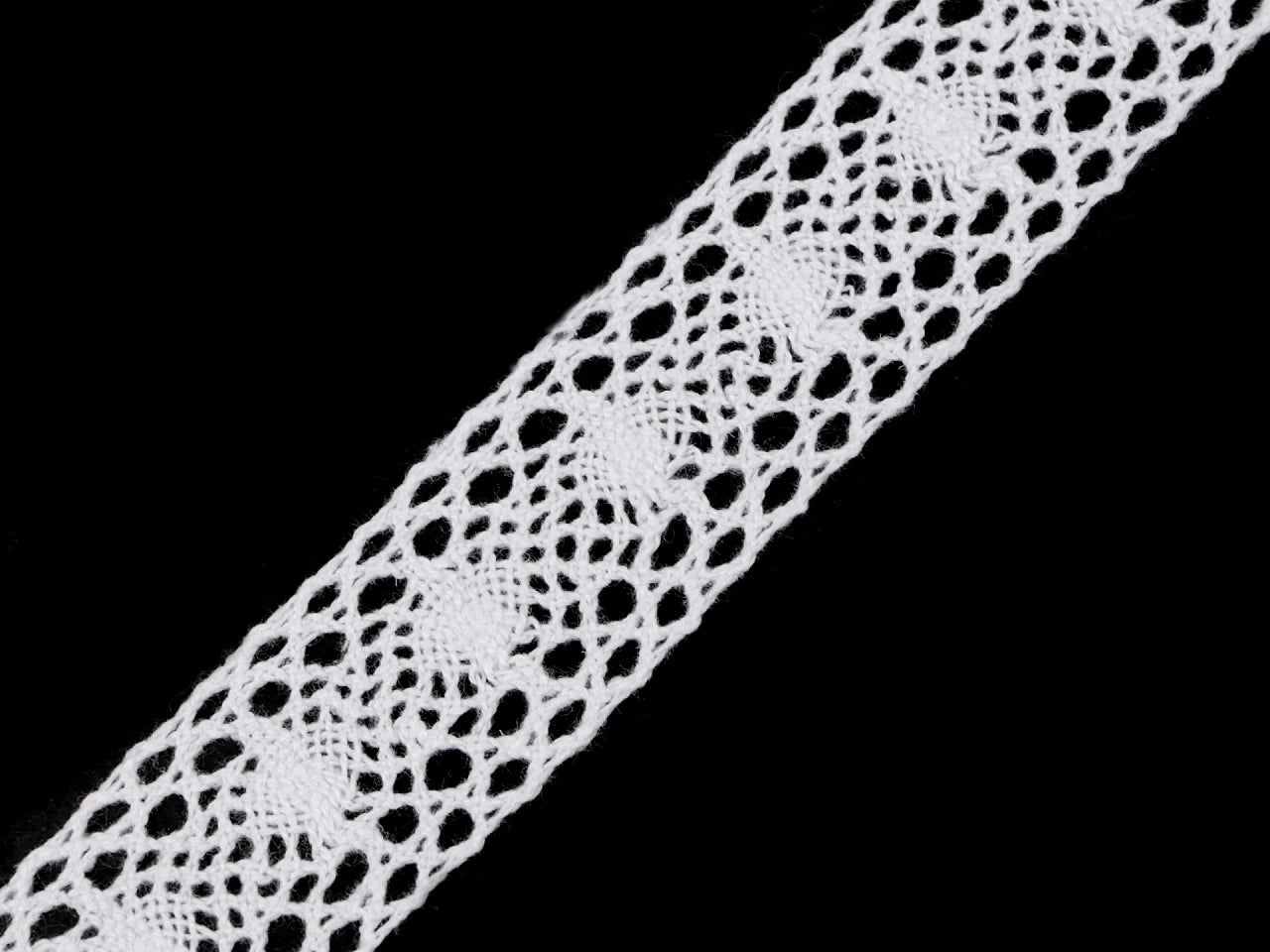 Attēls ar 100% Kokvilnas mežģīne 3 cm - balta – pieejams Šarlotes audumi