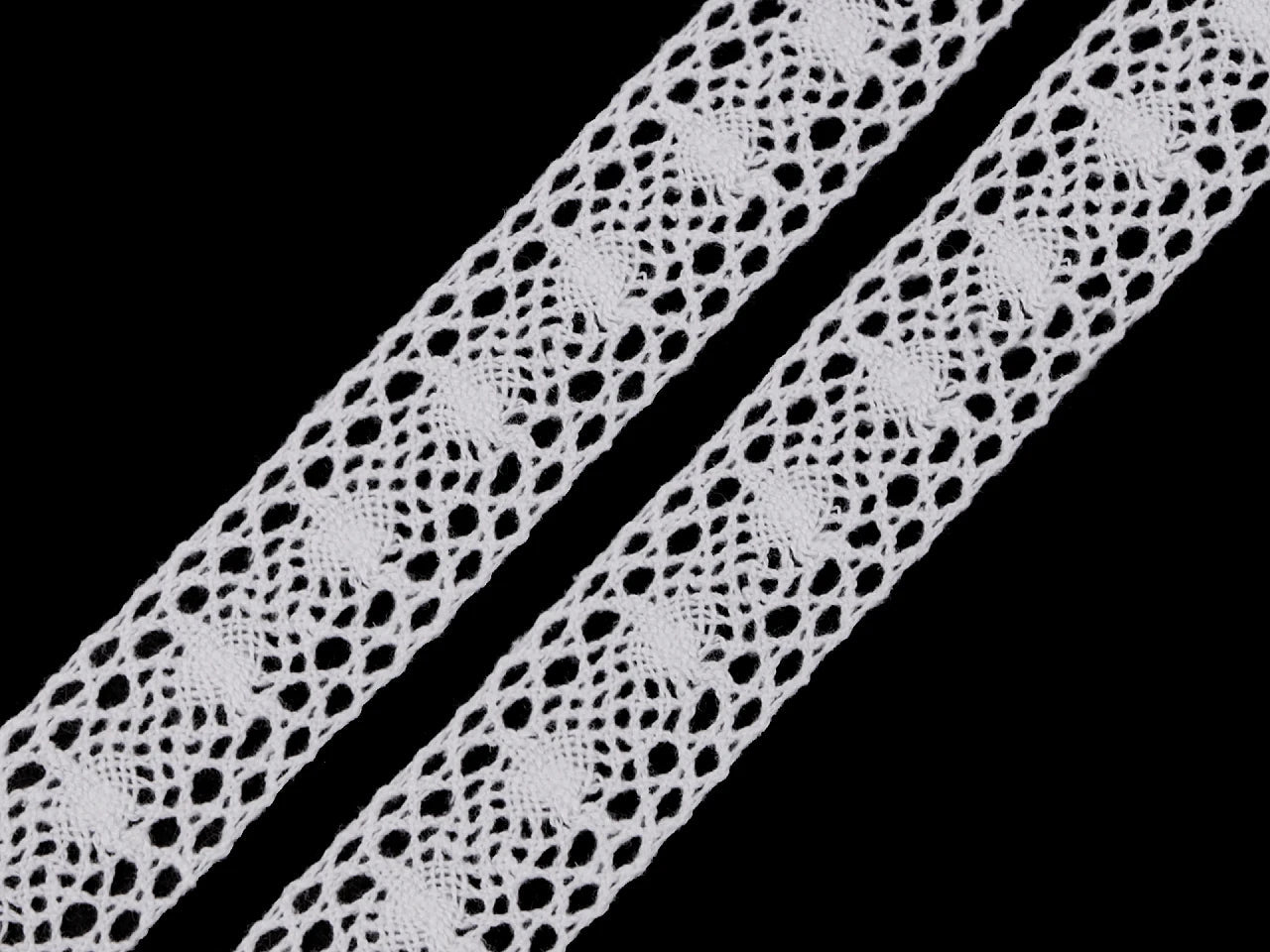 Attēls ar 100% Kokvilnas mežģīne 3 cm - balta – pieejams Šarlotes audumi