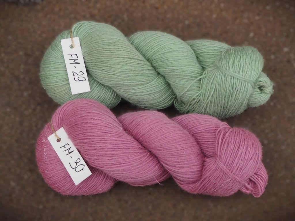 Dzijas Pāces vilnas fabrika 100% Merino- 100 g / 470 m