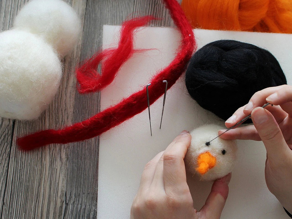 Image of felting base, sponge 25x15 cm – available at Charlotte's Fabrics