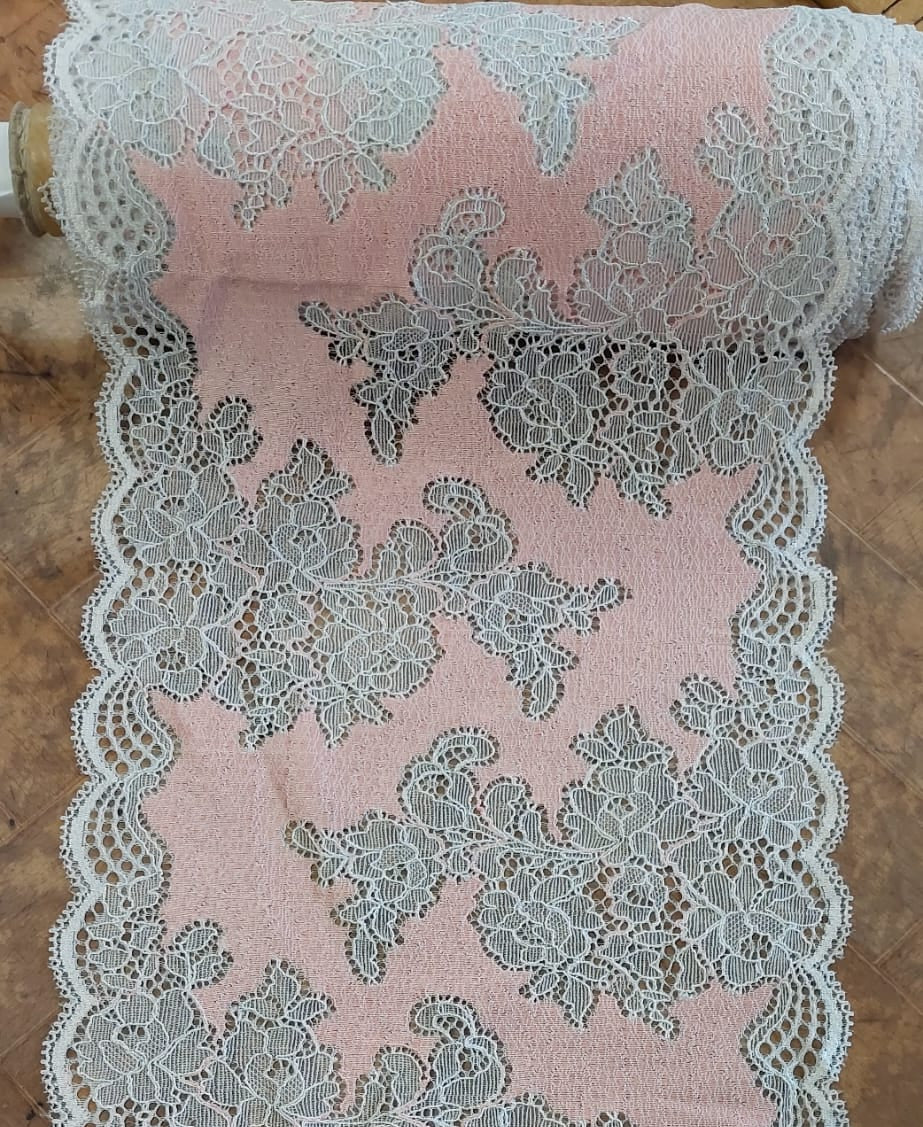 Elastīga mežģīne 19 cm- rozā ar baltu