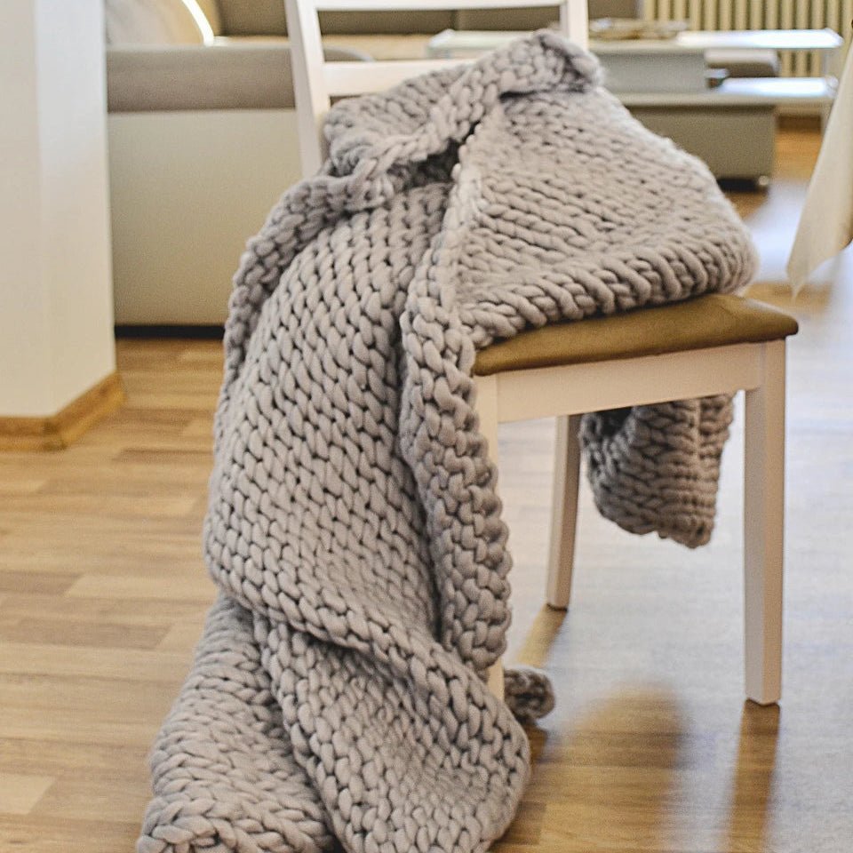 Attēls ar Bieza dzija - 250g / 40 m - pelēka – pieejams Šarlotes audumi