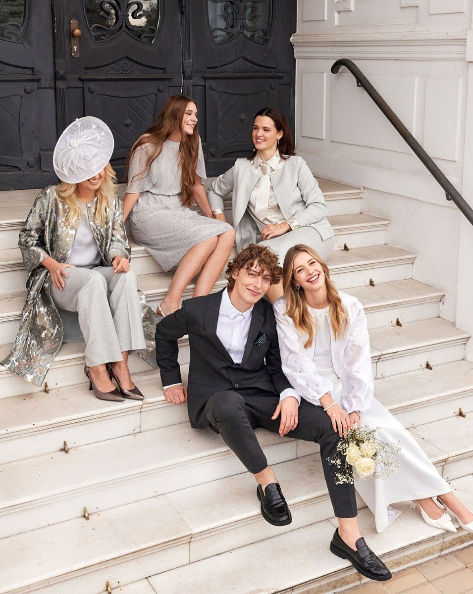 Attēls ar Burda Style 03/2026 - ENG – pieejams Šarlotes audumi